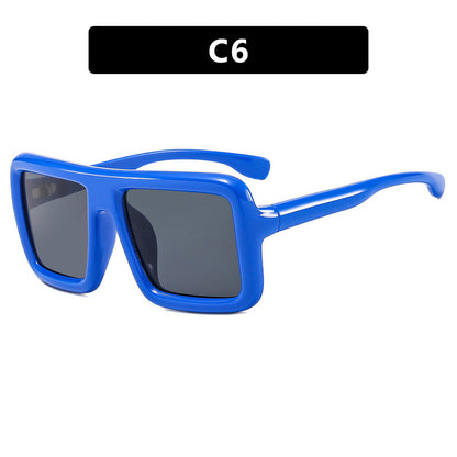 Square frame sunglasses, fashionable retro sunglasses, Instagram popular street photography trendy sunglasses for women