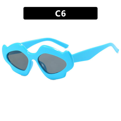 Lips, flower shaped sunglasses, funny sunglasses, irregular personality, dance party sunglasses, street photography, fashionable and exaggerated