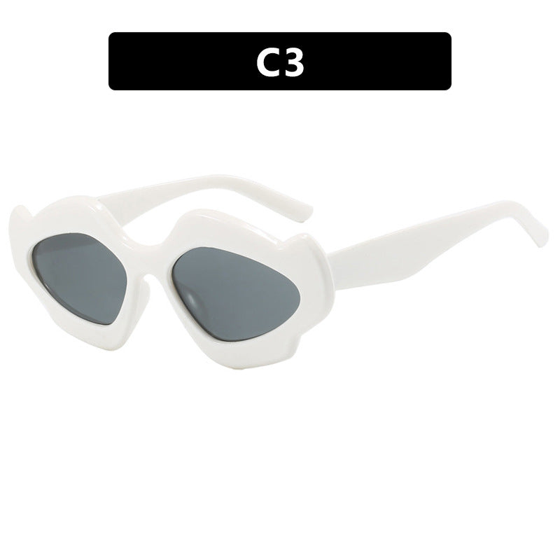 Lips, flower shaped sunglasses, funny sunglasses, irregular personality, dance party sunglasses, street photography, fashionable and exaggerated