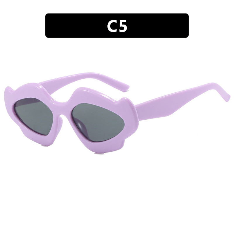 Lips, flower shaped sunglasses, funny sunglasses, irregular personality, dance party sunglasses, street photography, fashionable and exaggerated