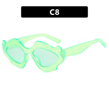 Lips, flower shaped sunglasses, funny sunglasses, irregular personality, dance party sunglasses, street photography, fashionable and exaggerated