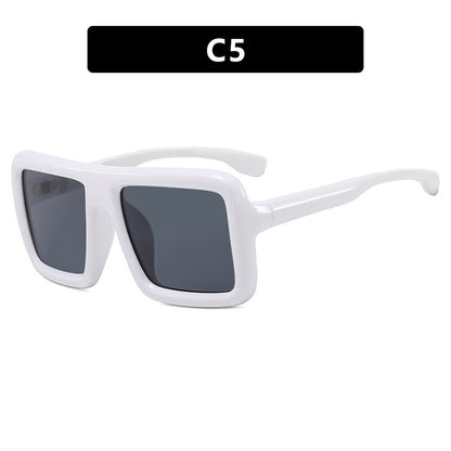 Square frame sunglasses, fashionable retro sunglasses, Instagram popular street photography trendy sunglasses for women